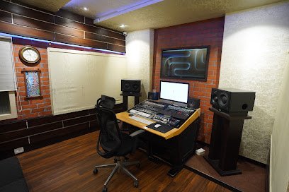 2 bar Q Studios