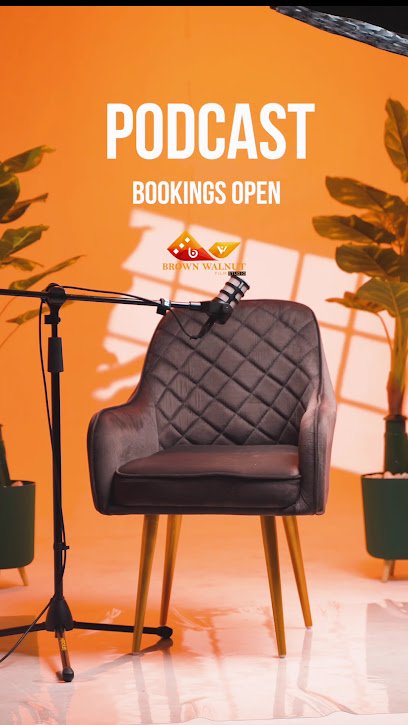 Brown Walnut Studio | Podcast, Cyclorama & Studio Rental