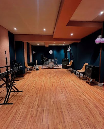 WhiteWine Studios & Jamroom | Recording Studio | Jam Room | Video Production | Photography
